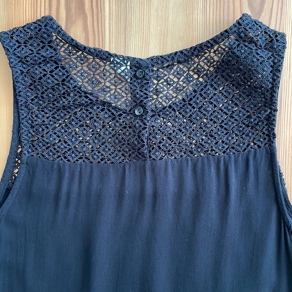 Sleeveless black summer top - Picture 4 of 4